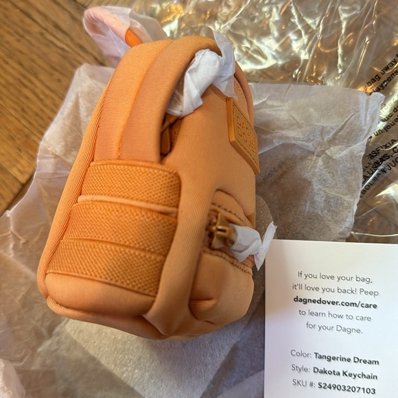 SOLD🧡Dagne Dover Dakota Keychain in tangerine dream orange - Picture 6 of 6